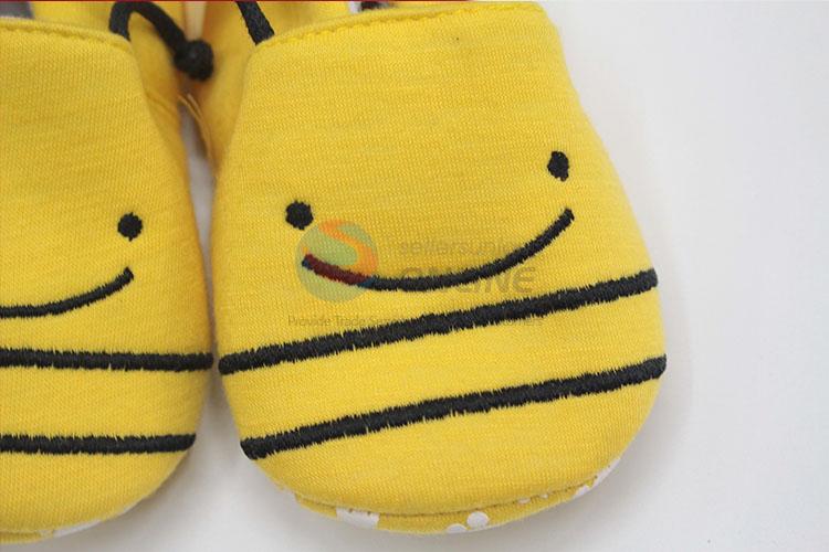 Customized lovely bee design baby shoes