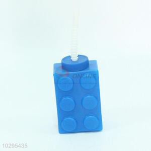 Latest Design Blue Plastic Cup with Straw
