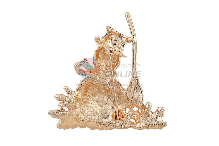 Customized wholesale cheap snowman shape alloy brooch
