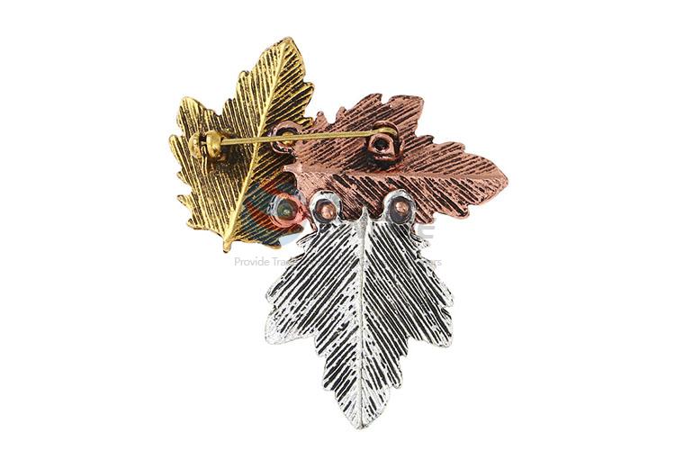 Fancy cheap leaf shape alloy brooch