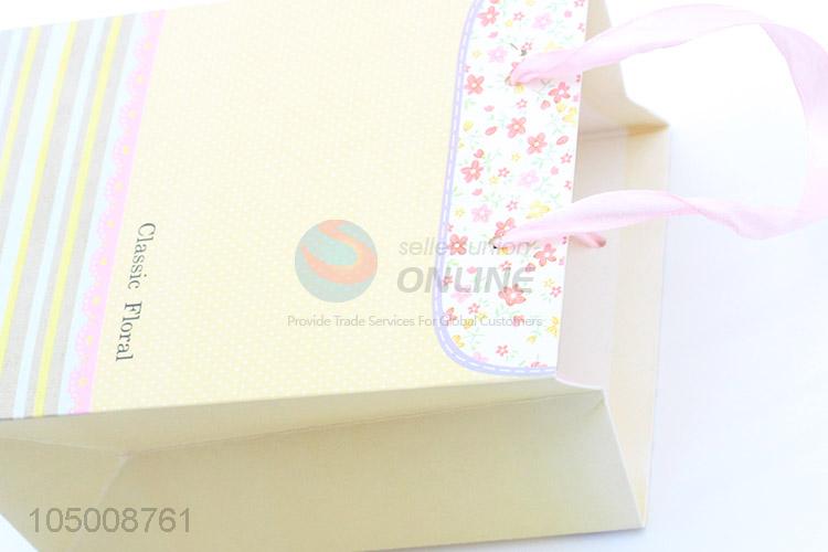 Low price printed ivory board gift bag with handle