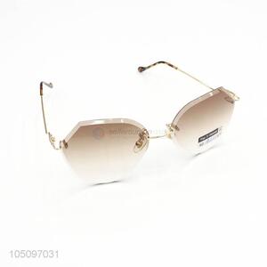 Factory supply wholesale fashion UV400 sunglasses