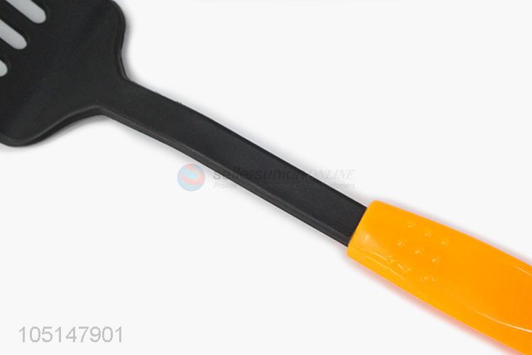 Wholesale cheap kitchen utensil slotted turner leakage shovel