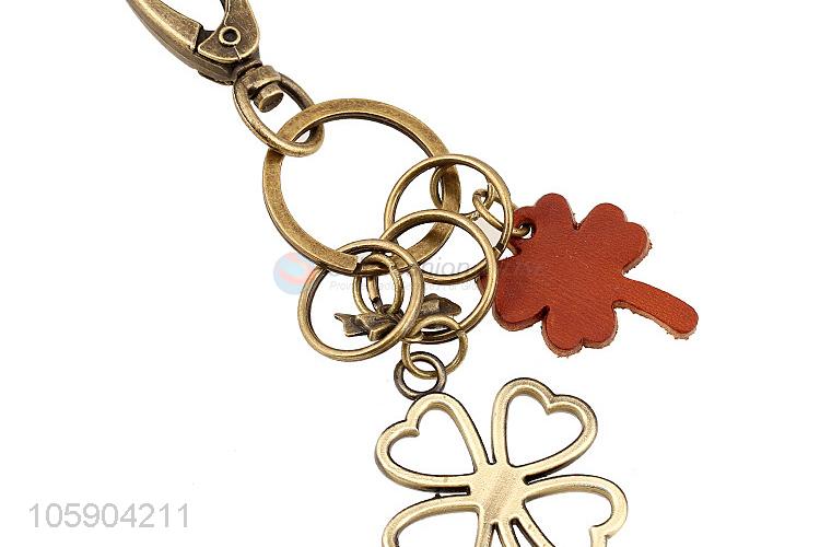 Latest design retro alloy four-leaf clover pendant leather key chain