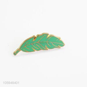 Cheap Price Leaf Shape Alloy Brooch
