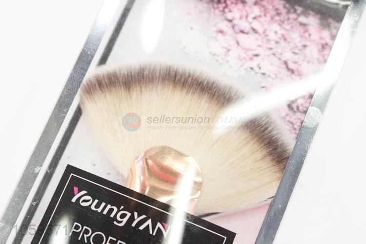Unique design large size fan shaped makeup blush powder brush