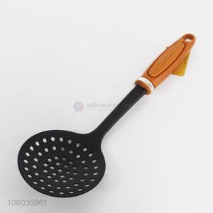 China Factory Nylon Leakage Ladle