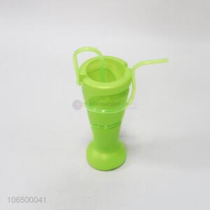 Good quality colorful plastic drinking cup with straw