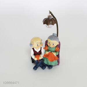 New design decorative old couple figurine resin craft with light