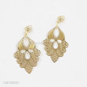 China supplier golden filigreed metal earrings fashion jewelry