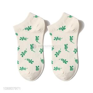 Wholesale cheap chic jacquard ankle socks breathable boat socks