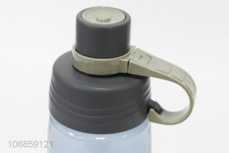 塑料水壶