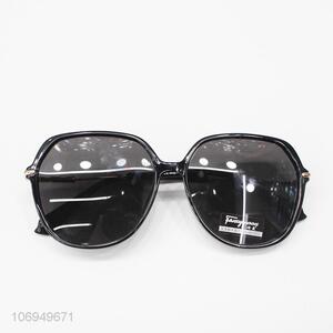 Competitive price light custom logo sunglasses fashion eyewear