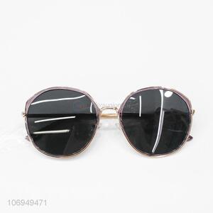 Latest arrival fashion custom logo uv400 sunglasses for adults