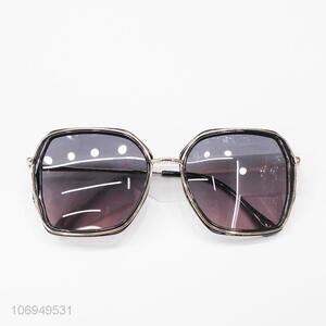New design fashion custom logo uv400 sunglasses for adults