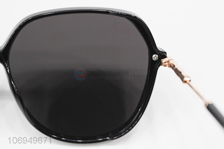 Competitive price light custom logo sunglasses fashion eyewear