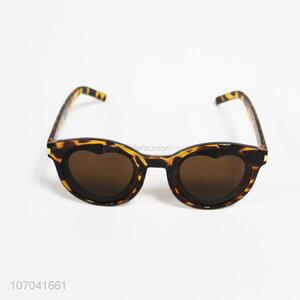 Wholesale fashionable leopard printed plastic sunglass women sun glasses