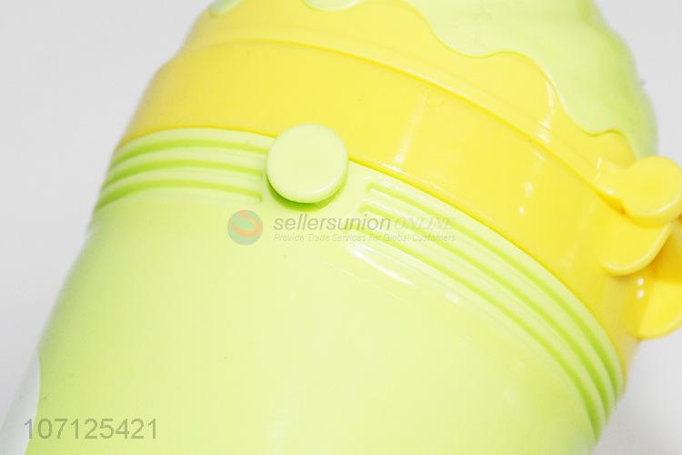 塑料水壶