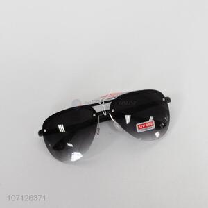 New Style Plastic Sunglasses For Holiday