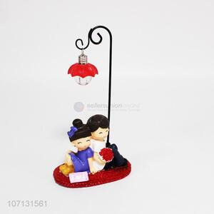 Popular design cute cartoon lovers resin figurine for home decoration