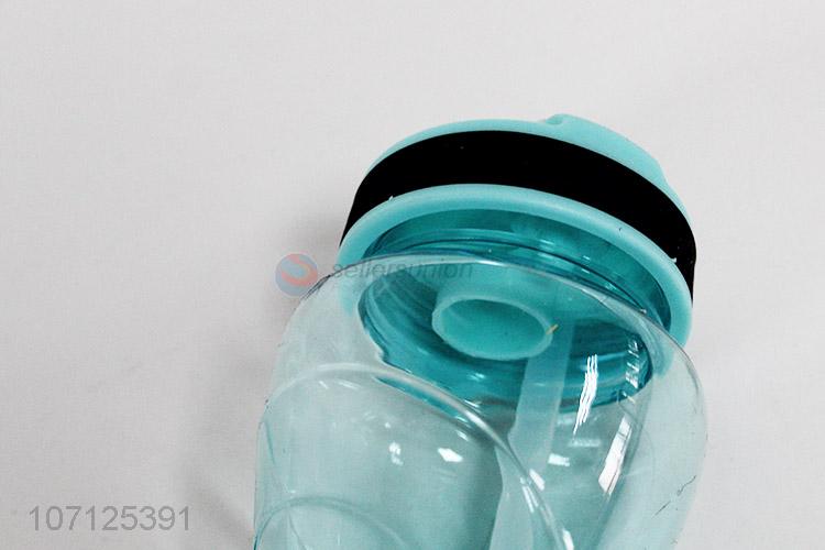 塑料水壶