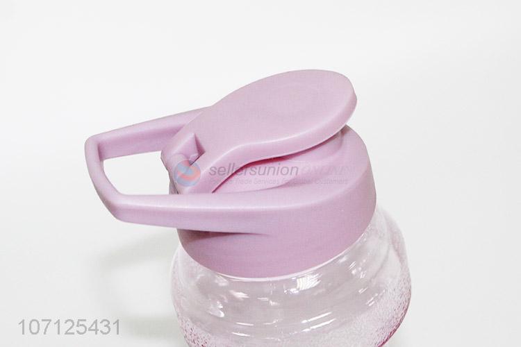 塑料水壶