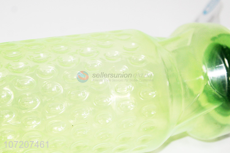 塑料水壶
