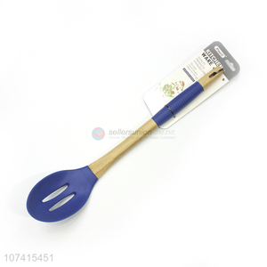 Wholeslae Price Kitchenware Bamboo Handle Silicone Leakage Spoon