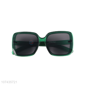 Factory price plastic frame uv 400 sunglasses ladies sunglasses