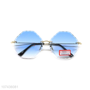 Latest style gradient sunglasses uv 400 sunglasses frameless eyeglasses