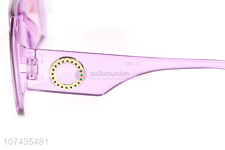 Hot sale plastic frame uv 400 sunglasses ladies sunglasses