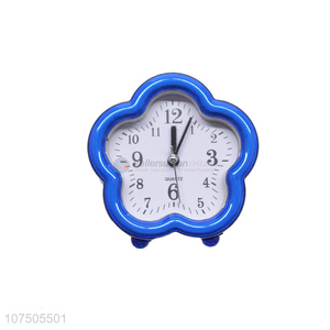 Bottom Price Flower Shape Plastic Quartz Clock Fashion Table Alarm Clock