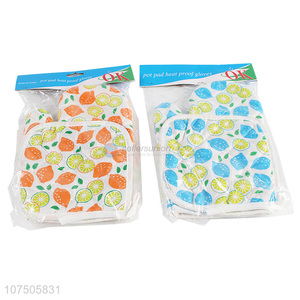 Factory wholesale kitchen cooking glove oven mitt set with pot pad