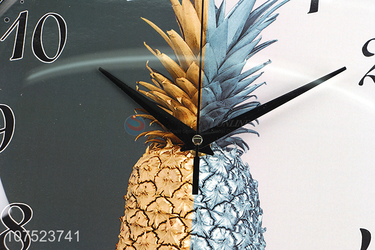 New products modern pineapple pattern silence wall clock living room plastic wall clock