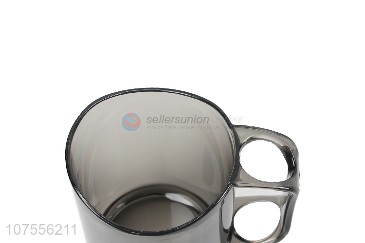 Hot Selling Plastic Cup Fashion Reusable Water Cup With Handle