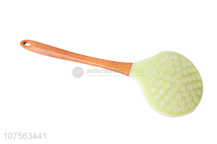 Wholesale kichen translucence silicone cooking skimmer with wooden handle