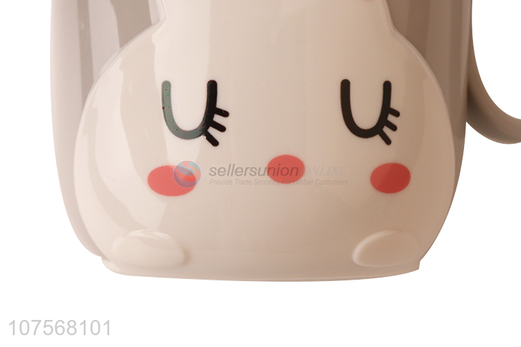 Factory Wholesale Cute Cartoon Rabbit Design Plastic Cup