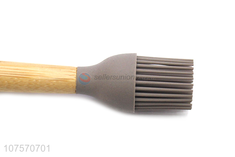 Wholesale Pastry Tools Anti-Scalding Silicone Oil Brush With Bamboo Handle