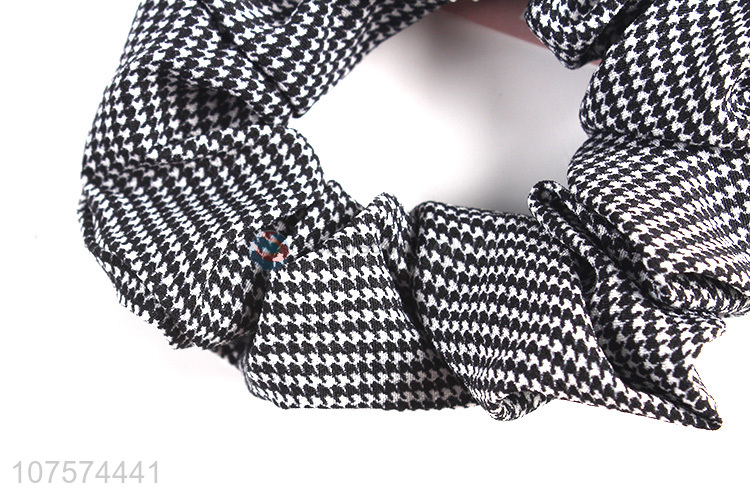 China manufacturer fashionable houndstooth hair scrunchies women fabric hair bands