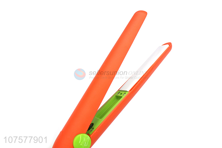 High quality private label creative carrot shape hair straightener flat iron