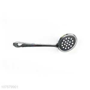 Colander <em>leakage</em> spoon