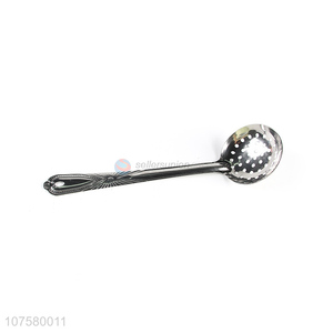 Colander <em>leakage</em> spoon