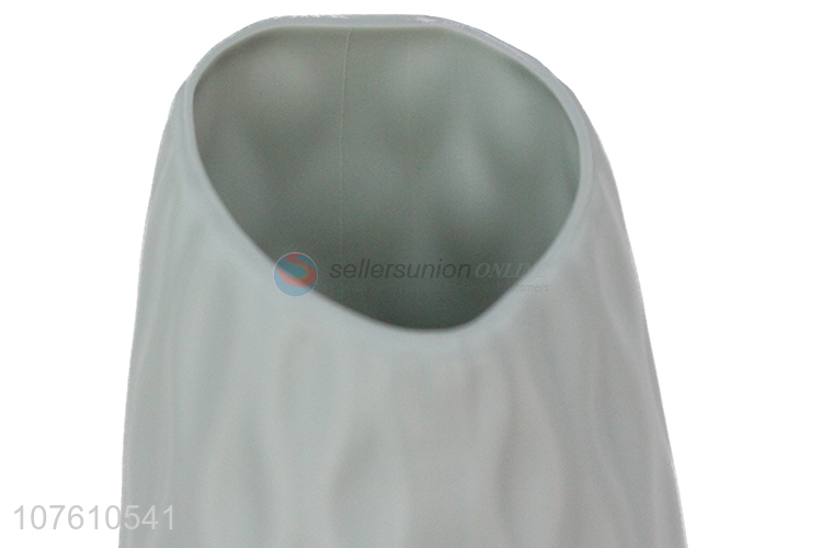 Latest design plastic flower vase fashion vases for desktop decoration