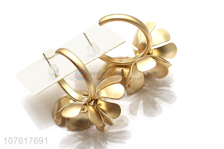 Wholesale Alloy Flower Temperament Hoop Earring Stud Earring