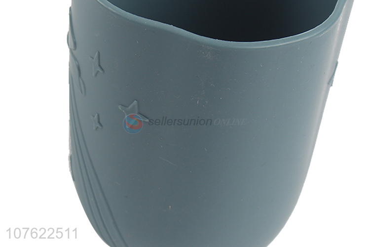 tooth mug