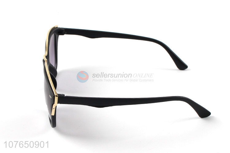 Wholesale Classic Sunglasses Holiday Driving Eyeglasses For Adult