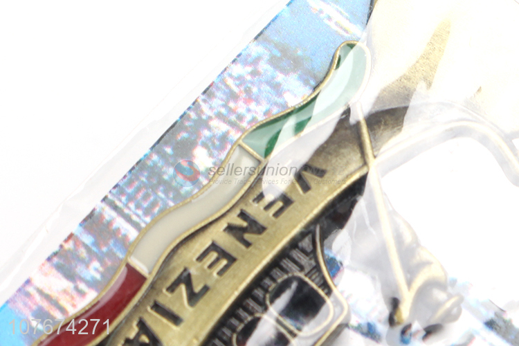Eco-friendly top quality tourist souvenir key chain