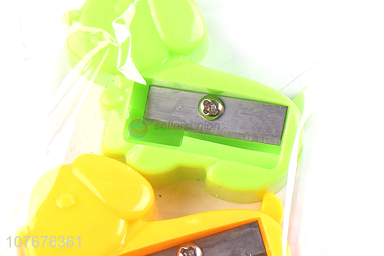 Recent design school stationery dog shape plastic pencil sharpener