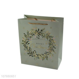 Hot selling Christmas gifts beautifully packaged and decorated gift bags