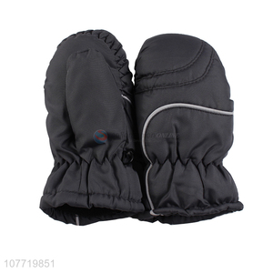 Wholesale warm stitching ski gloves windproof outdoor gloves for children